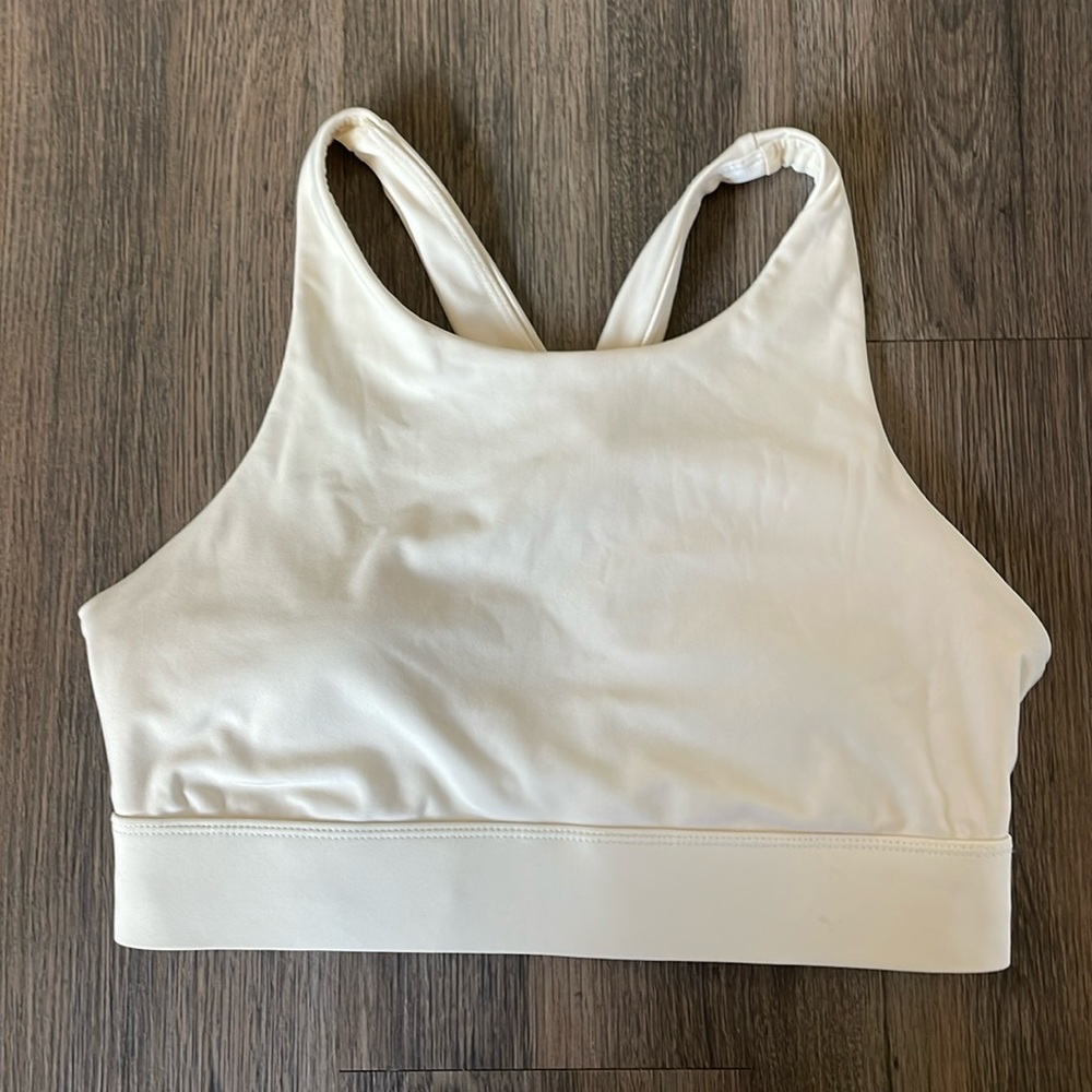 Halter Sports Bra Fabletics - Cream Ivory White